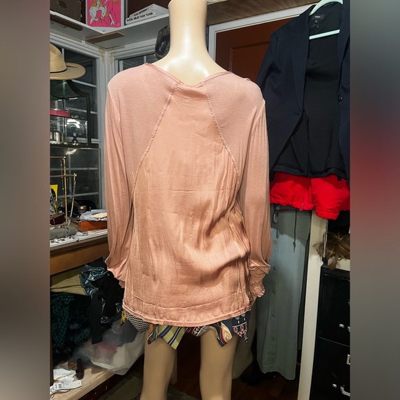 XCVI Blush V Neck Long Sleeve NWT - Picture 3 of 7